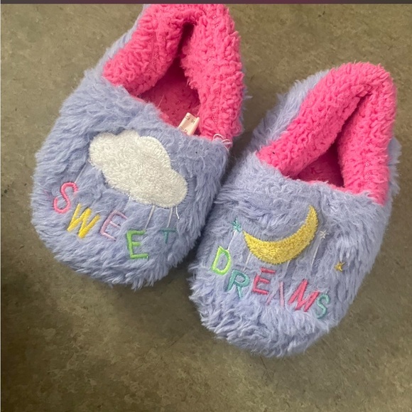 Fuzzy Slippers - Picture 2 of 4